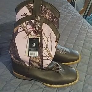 Mossy Oak size 5.5 ladies boots